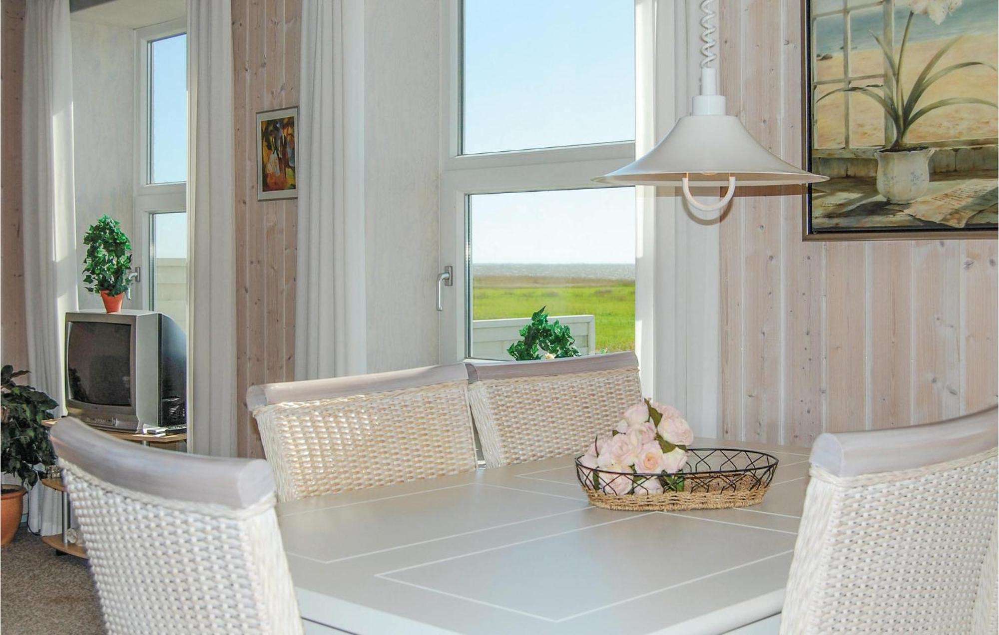 2 Bedroom Gorgeous Home In Hvide Sande Havrvig Exterior foto